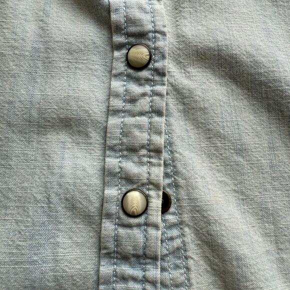 American Eagle Favorite Fit Pearl Snap Button Down Denim Shirt Size XS Western - Picture 3 of 11
